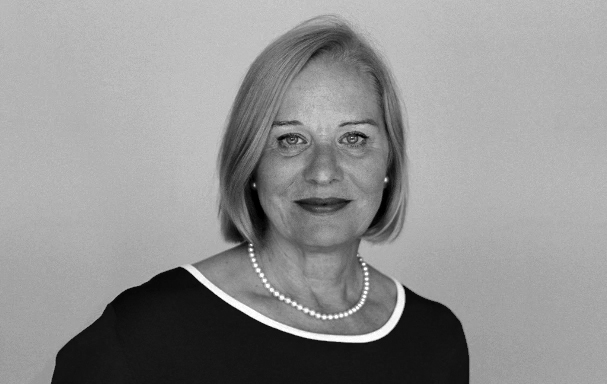 Schwarz-weiß Portraitfoto von Barbara Strohschein