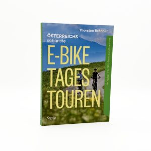 Produktfoto von "Österreichs schönste E-Bike Tagestouren" vor weißem Hintergrund