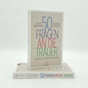 Produktfoto von "50 Fragen an die Trauer" vor weißem Hintergrund