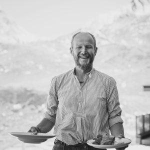 Schwarz-weiß Portrait von Tom Burger