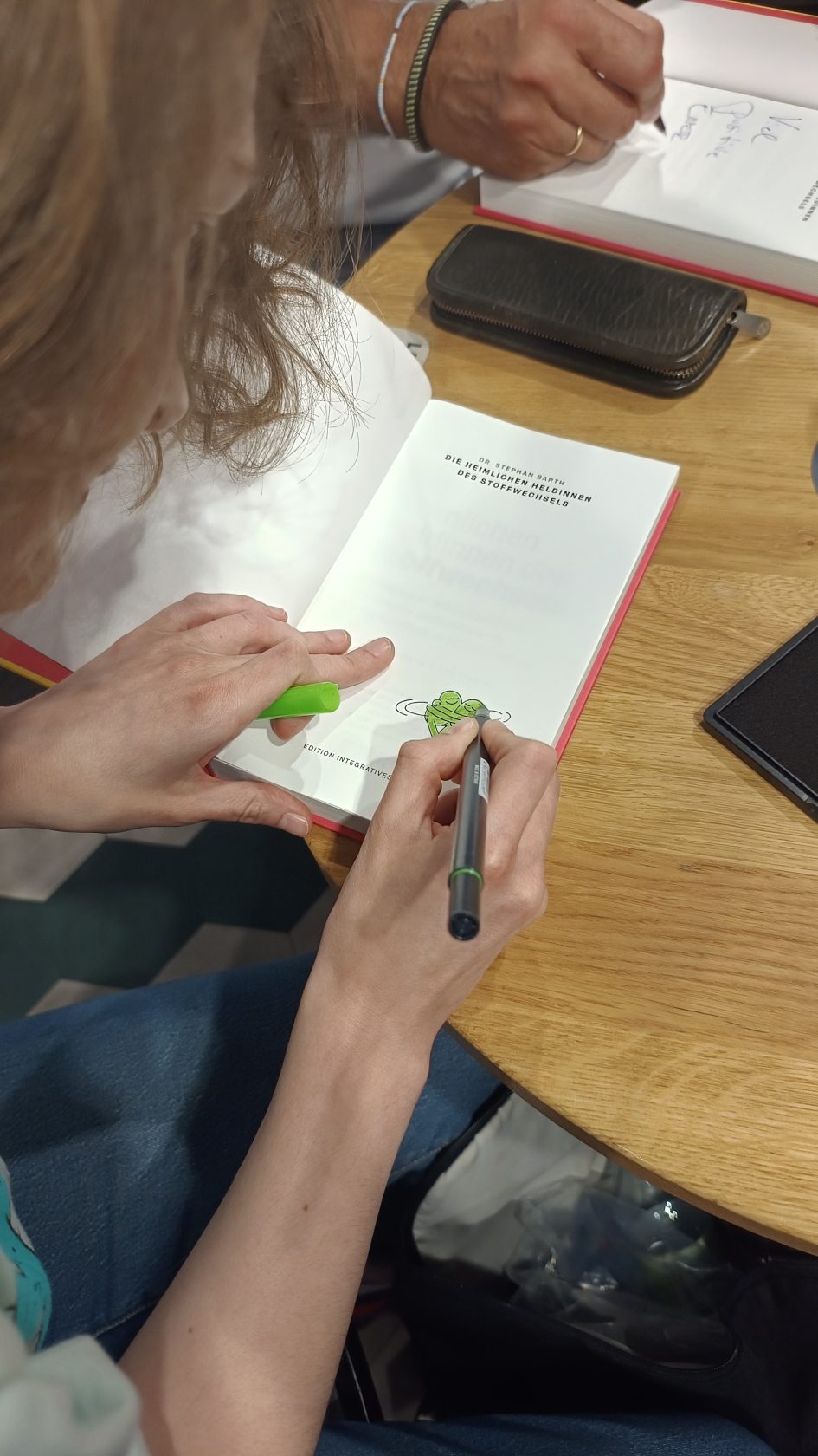 Lea Hümbs illustriert live