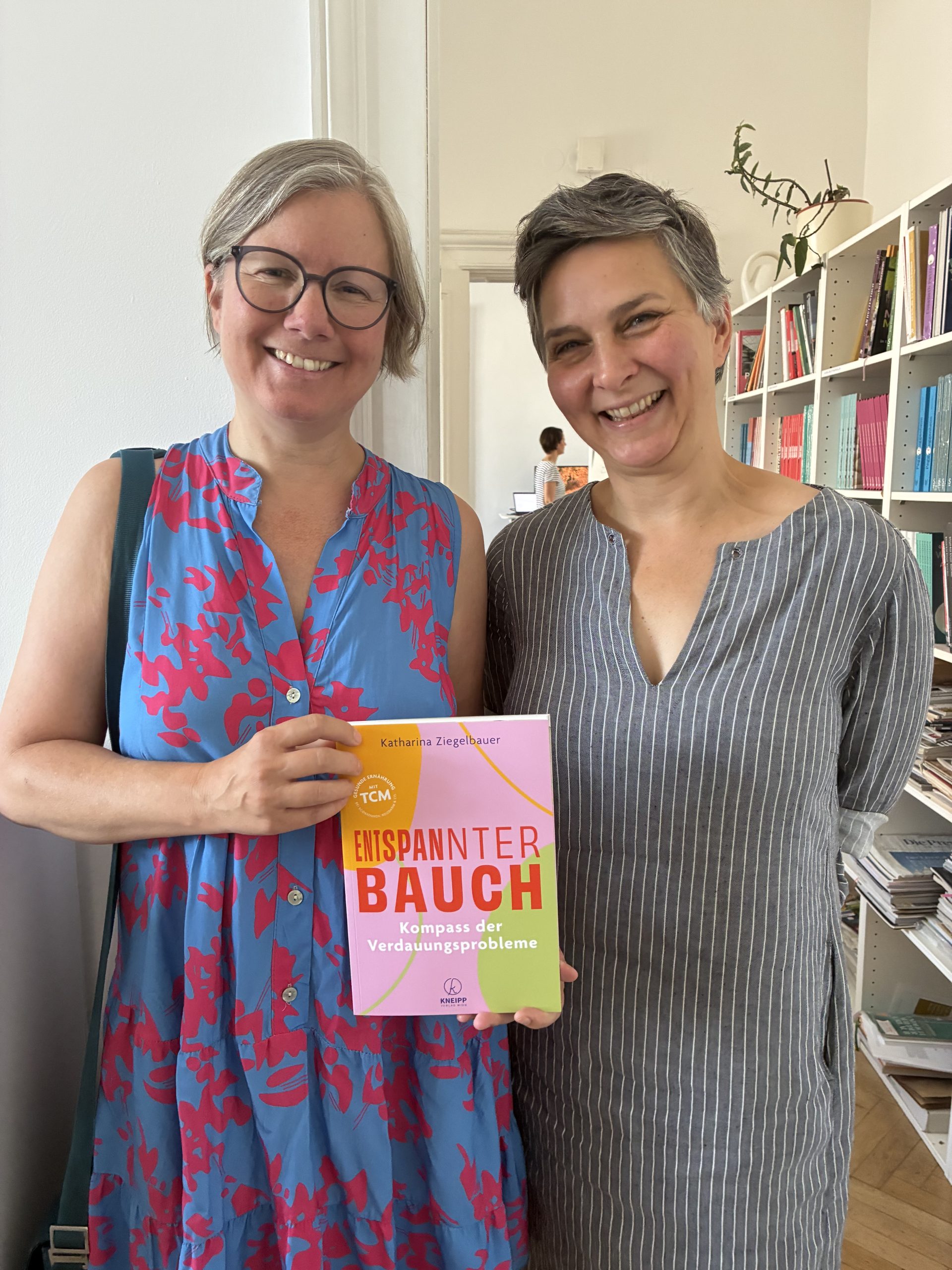 katharina ziegelbauer und kneipp programmleiterin ilka grunenberg
